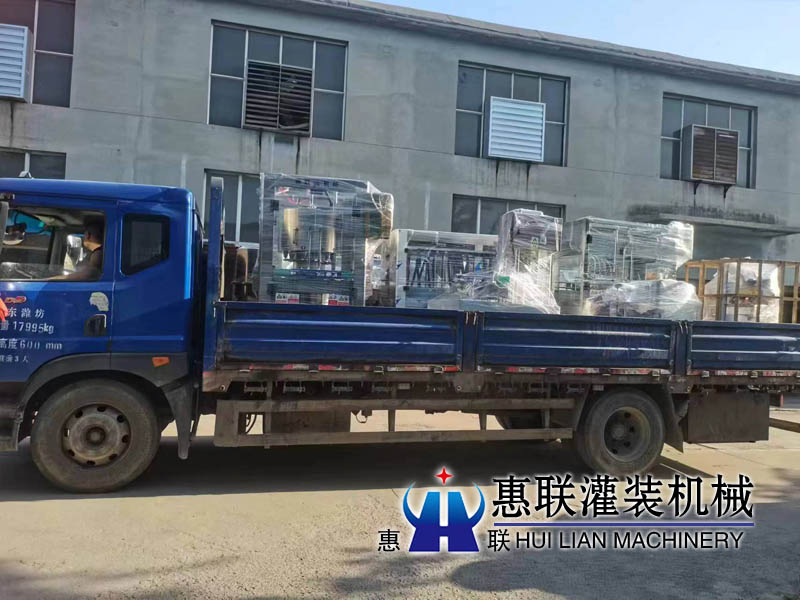 白酒灌装过滤机发往怀德